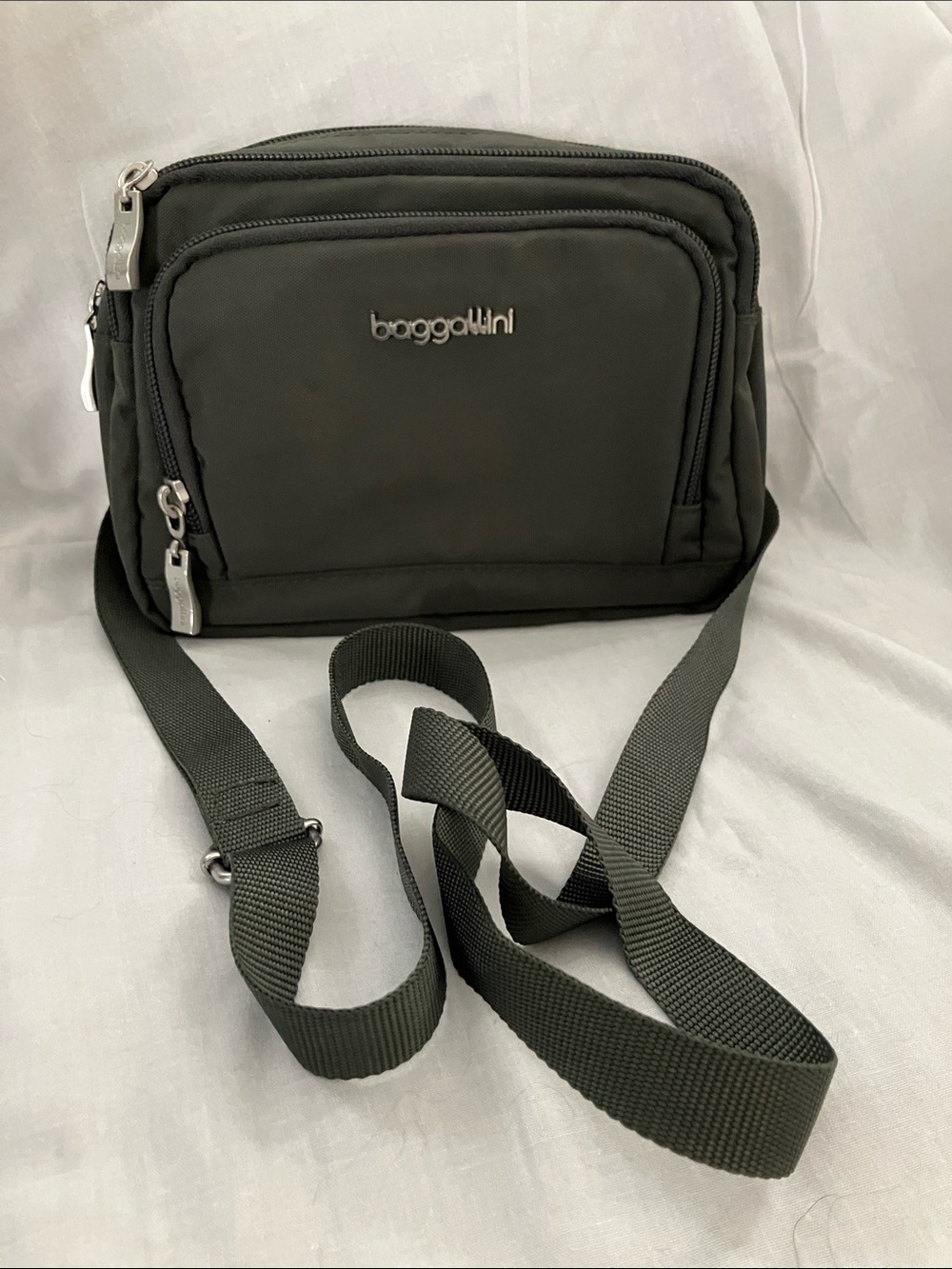Baggallini Olive Green Men's Crossbody Messenger Bag